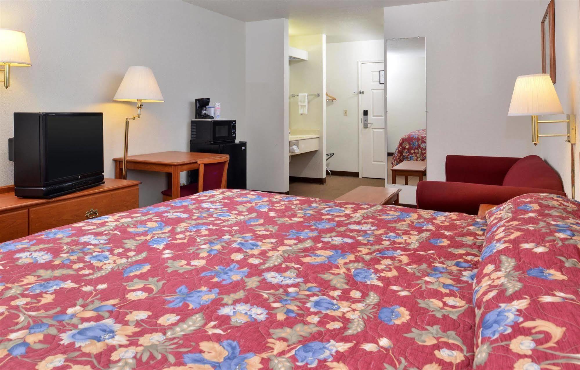Americas Best Value Inn Smackover Buitenkant foto